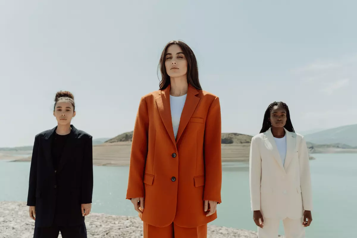 The Top 5 X/Twitter Accounts Every Fashion Lover Should Follow